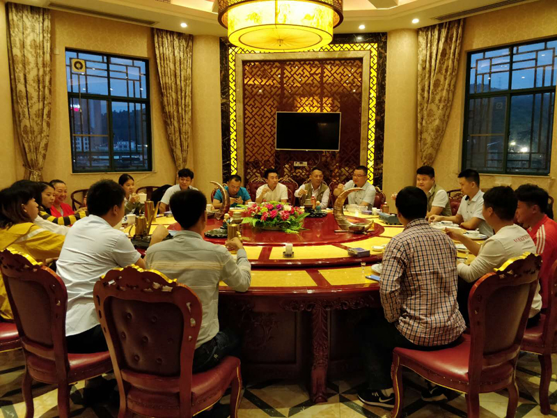 齊心協(xié)力，為公司的未來再創(chuàng)輝煌！